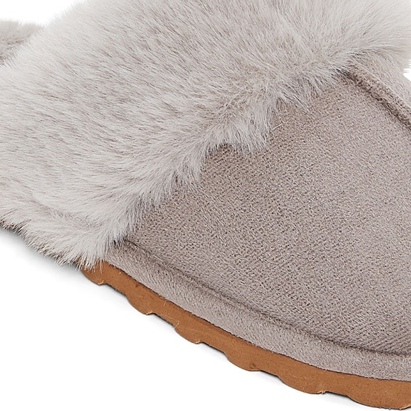 Woman slippers NWT - Picture 2 of 4